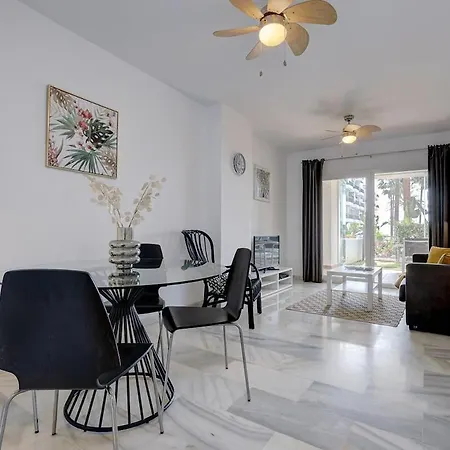 Mi Capricho Ground Floor 2 Bd, 2 Bth Apt, Beachfront Complex *