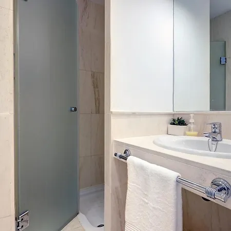 Mi Capricho Ground Floor 2 Bd, 2 Bth Apt, Beachfront Complex Apartment